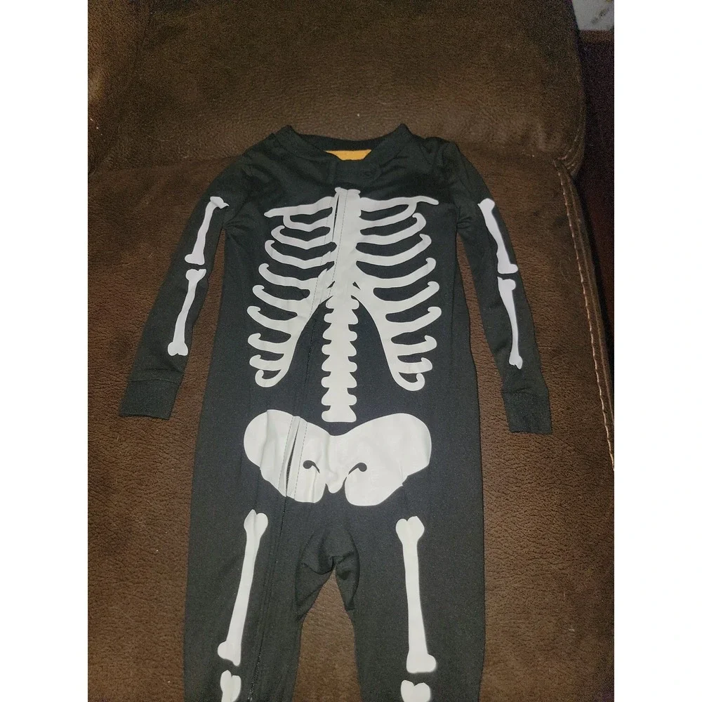 Celebrate Halloween fall skeleton one piece sleeper size 18 months